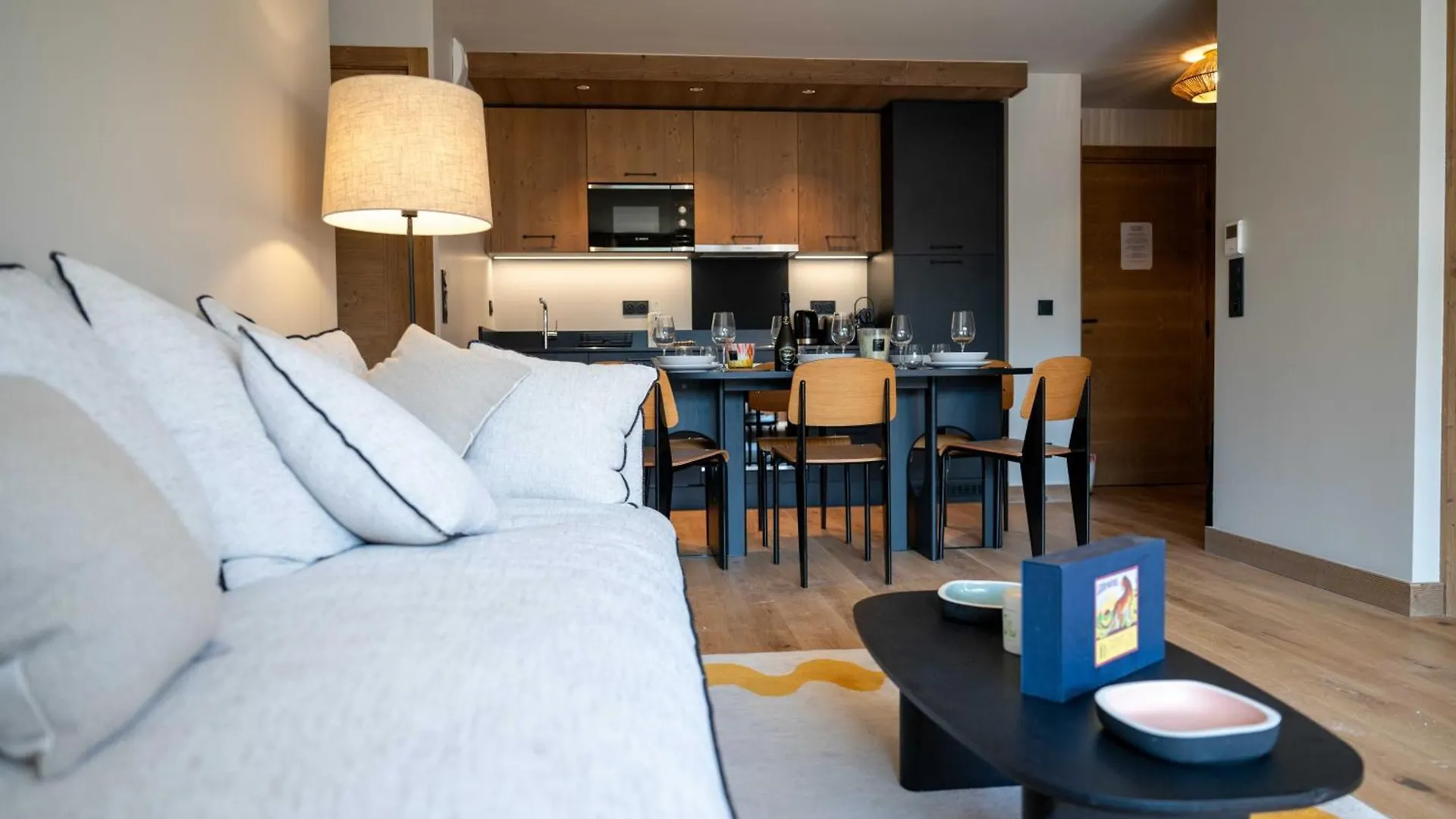 2 Bedroom Apartment With Terrace, Pool, Parking Megeve
