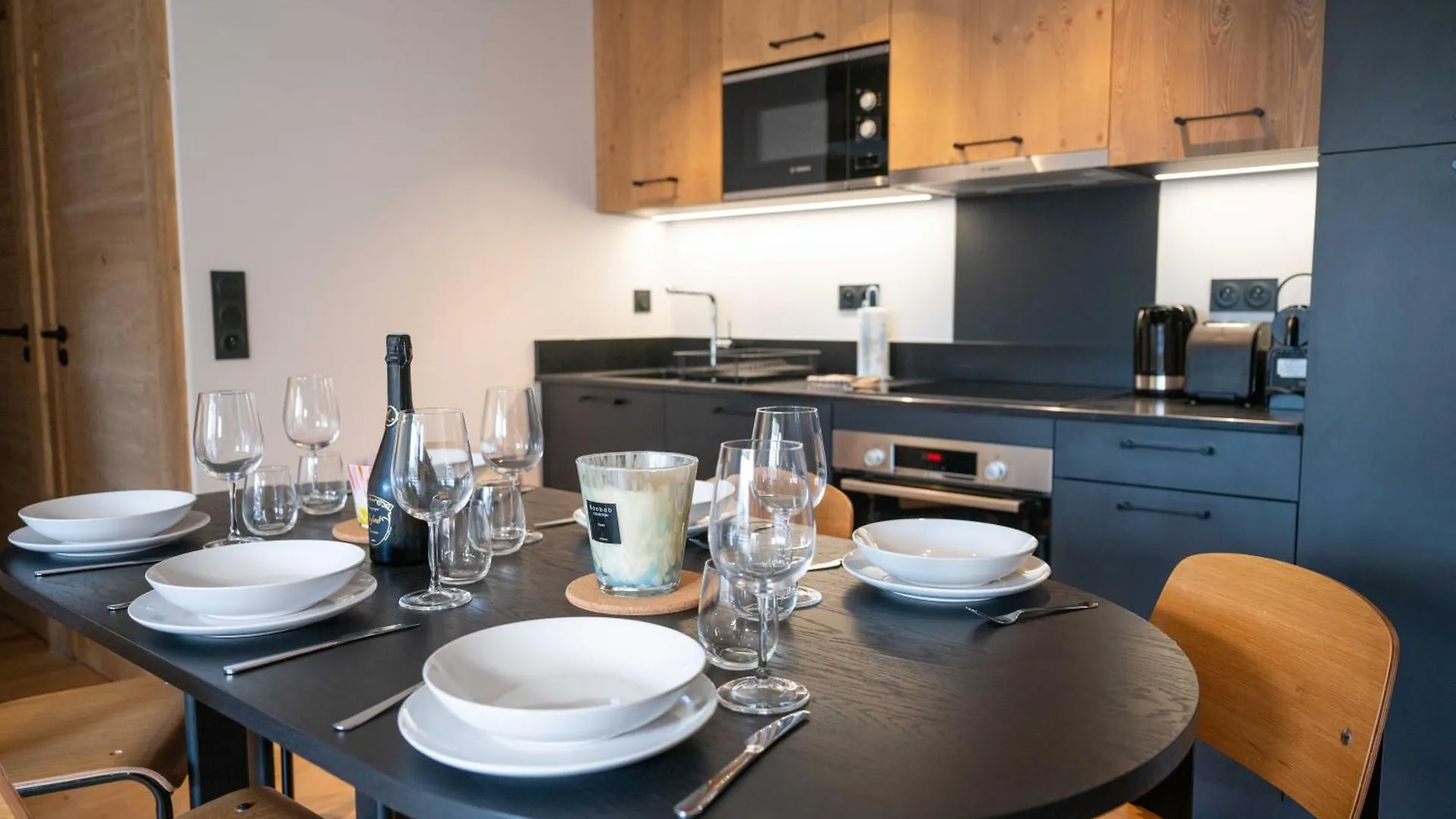 2 Bedroom Apartment With Terrace, Pool, Parking Megeve 0*,  France