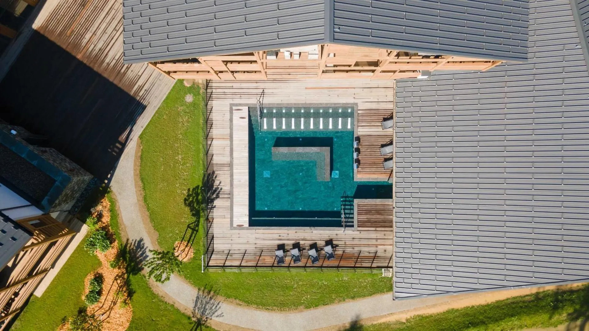 2 Bedroom Apartment With Terrace, Pool, Parking Megeve France