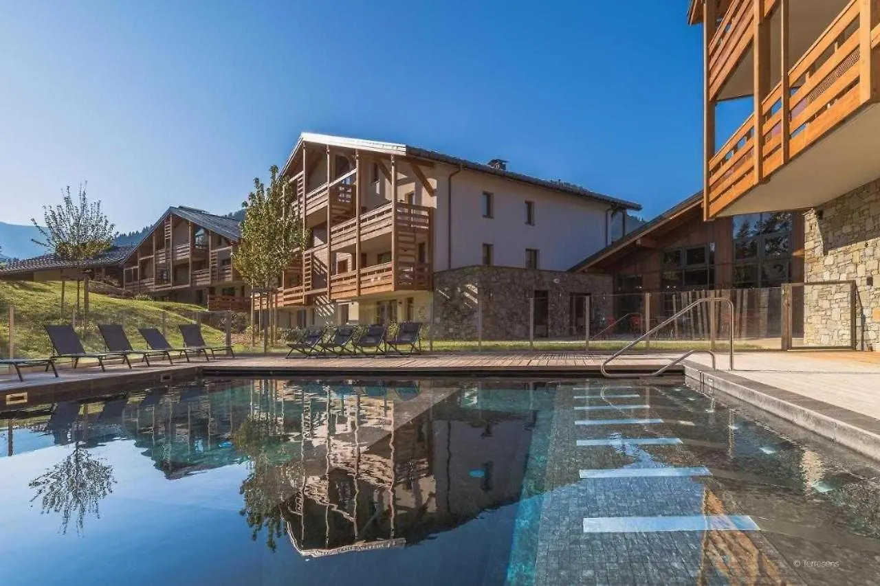 2 Bedroom Apartment With Terrace, Pool, Parking Megeve 0*,