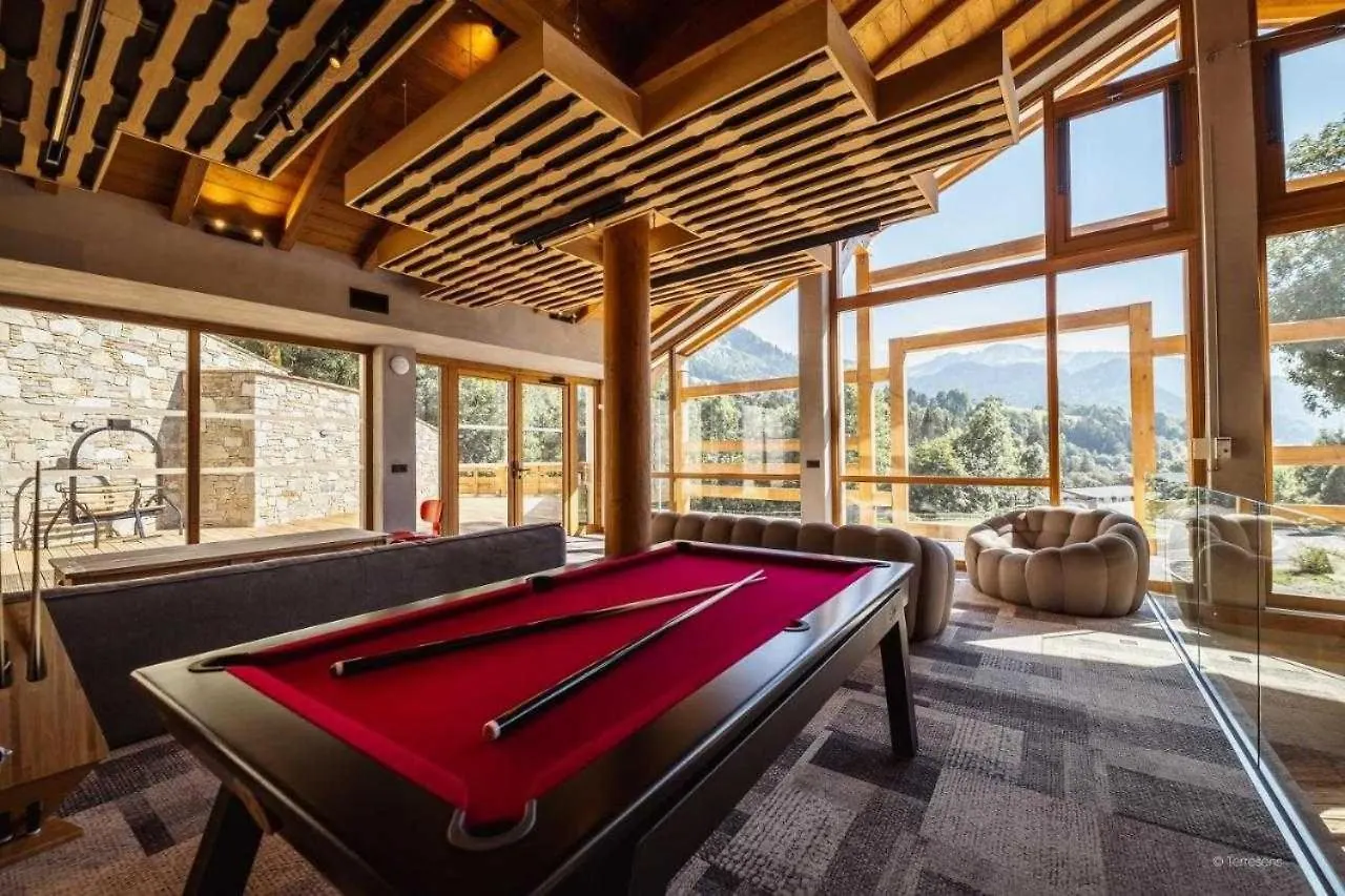 2 Bedroom Apartment With Terrace, Pool, Parking Megeve